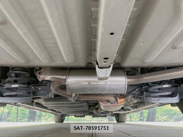 Toyota VOXY 2017-06 7226905-19