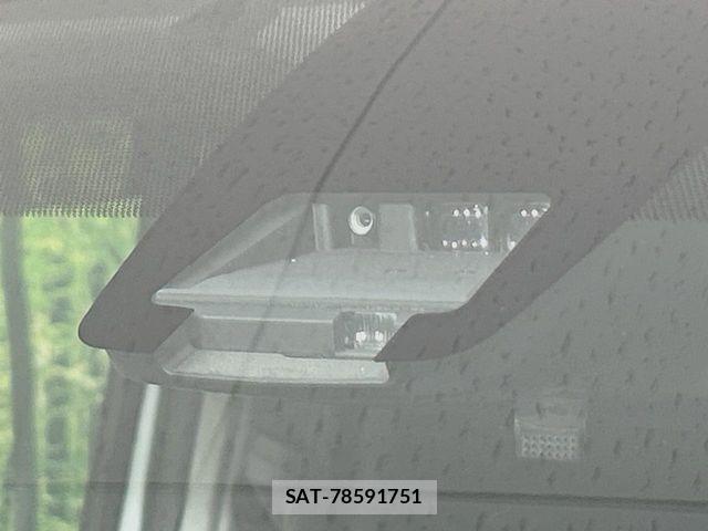 Toyota VOXY 2017-06 7226905-5