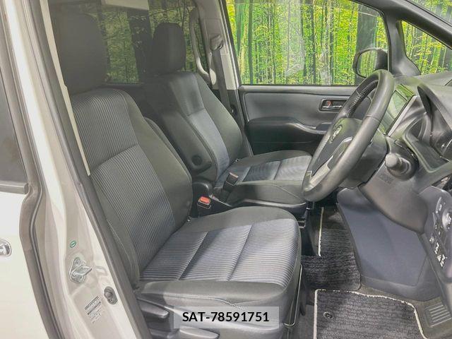 Toyota VOXY 2017-06 7226905-7