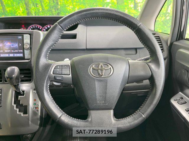 Toyota VOXY 2012-03 7226864-11
