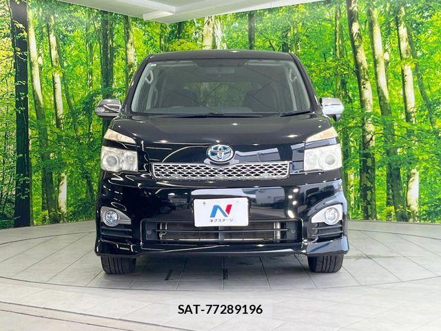 Toyota VOXY 2012-03 7226864-14