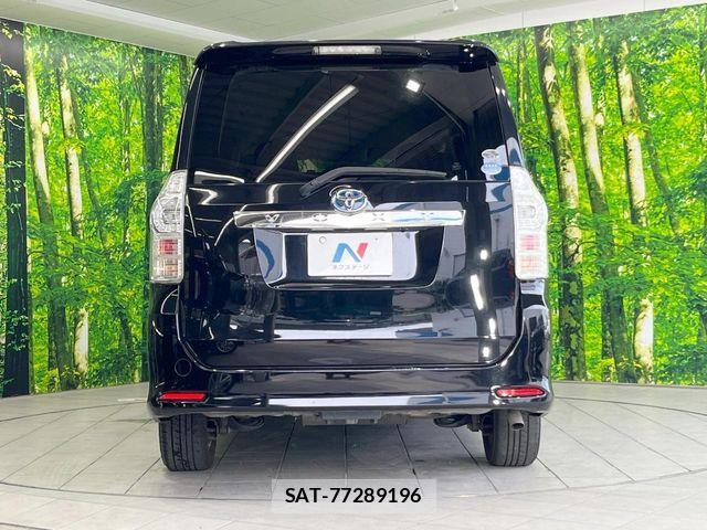 Toyota VOXY 2012-03 7226864-15