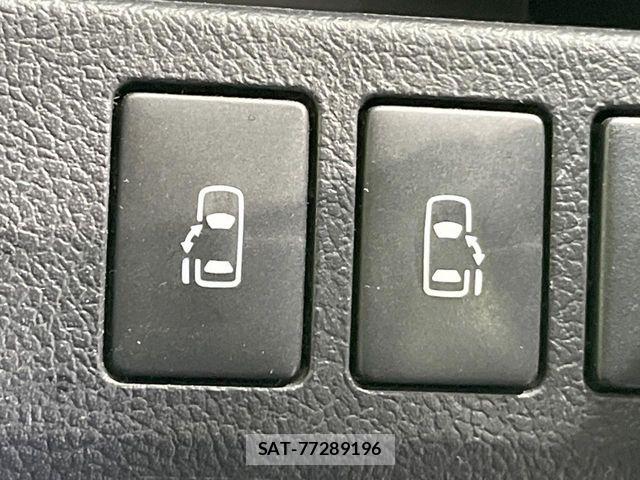 Toyota VOXY 2012-03 7226864-5