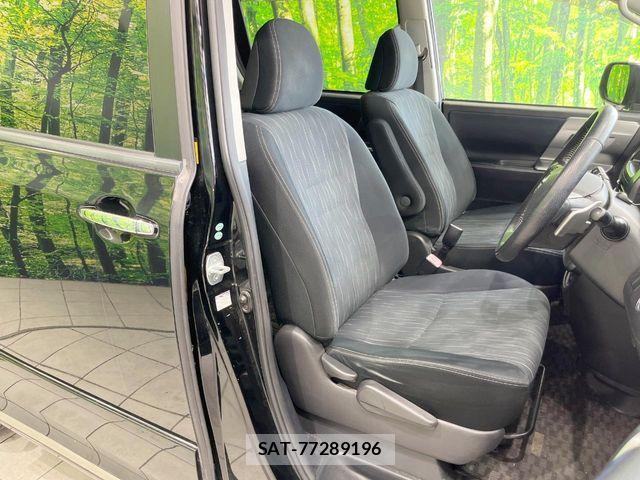 Toyota VOXY 2012-03 7226864-7