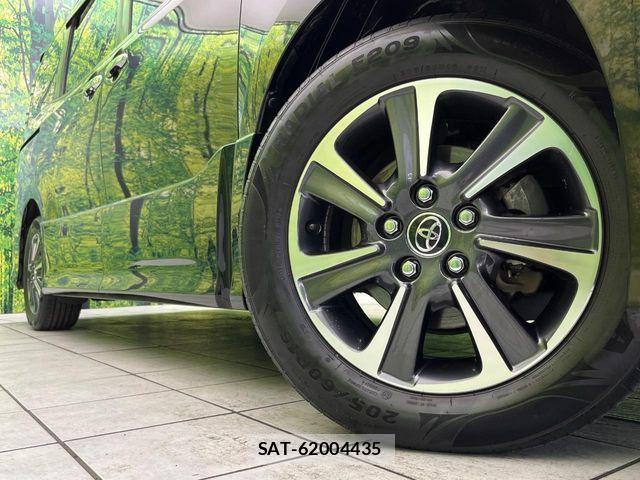 Toyota VOXY 2017-12 7226917-13
