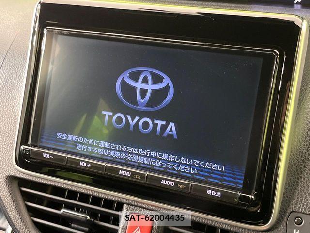 Toyota VOXY 2017-12 7226917-3