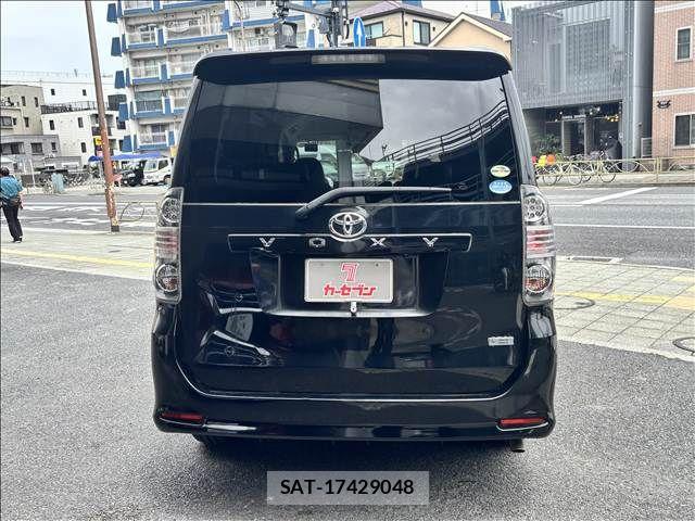 Toyota VOXY 2007-11 7226841-13