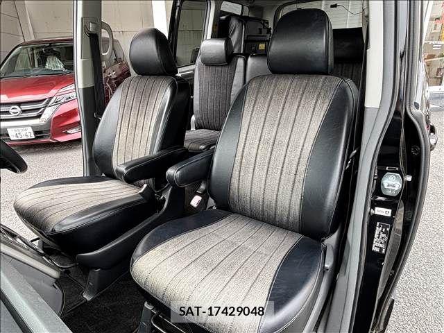 Toyota VOXY 2007-11 7226841-16