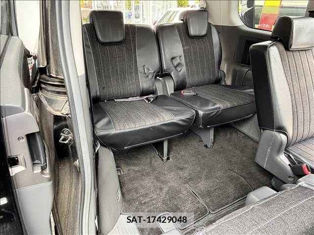 Toyota VOXY 2007-11 7226841-20