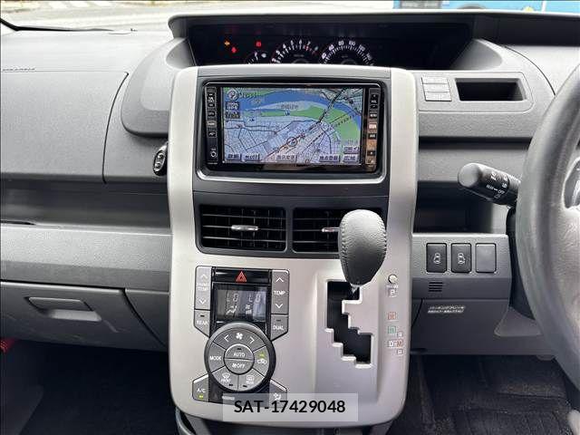 Toyota VOXY 2007-11 7226841-21