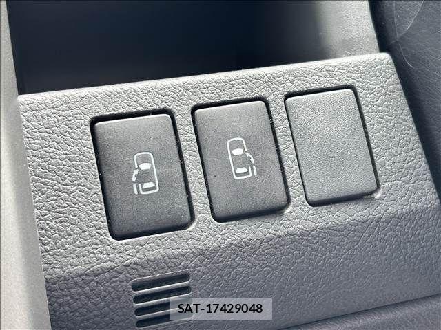 Toyota VOXY 2007-11 7226841-25