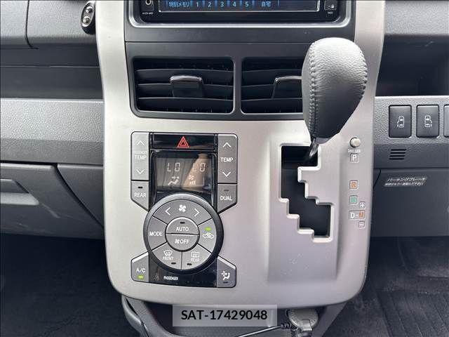 Toyota VOXY 2007-11 7226841-27