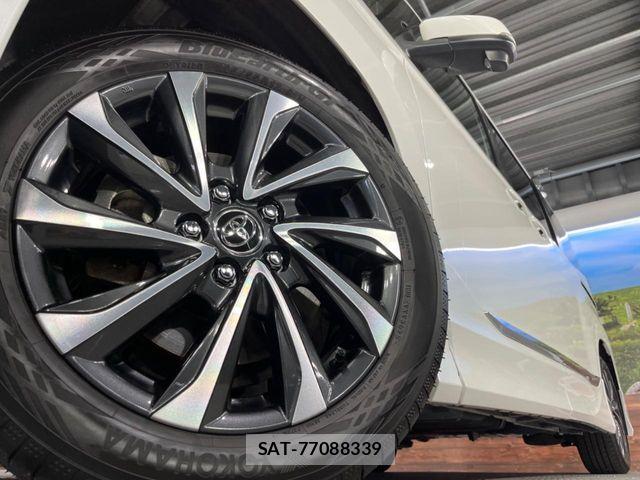 Toyota VOXY 2023-07 7226982-12