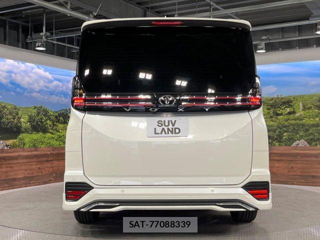 Toyota VOXY 2023-07 7226982-14