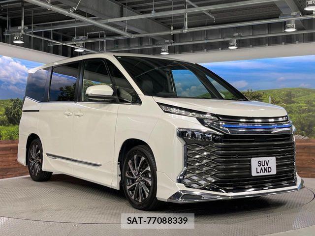 Toyota VOXY 2023-07 7226982-15