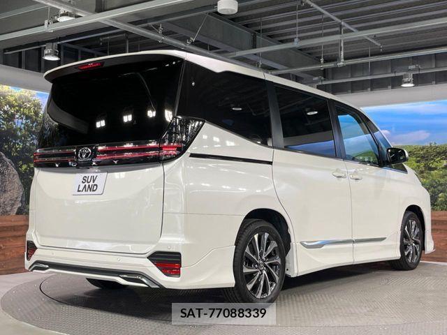 Toyota VOXY 2023-07 7226982-16