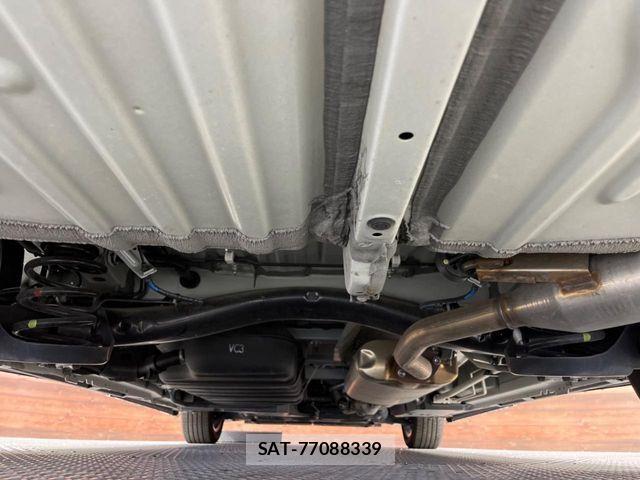 Toyota VOXY 2023-07 7226982-18