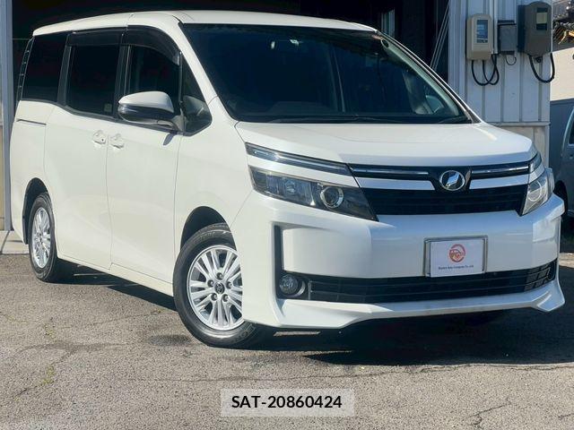 Toyota VOXY 2014-04 7226880-0