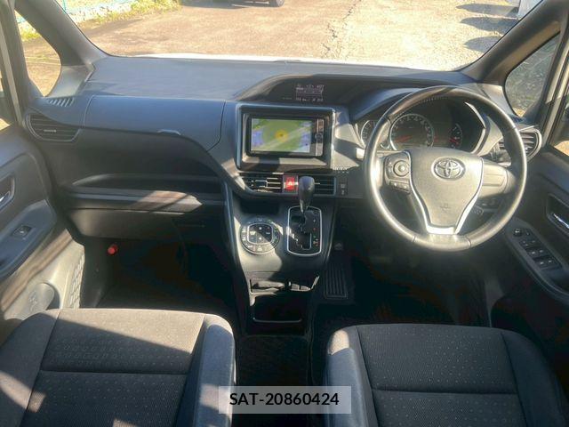 Toyota VOXY 2014-04 7226880-13
