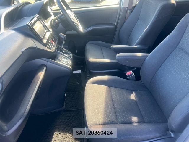 Toyota VOXY 2014-04 7226880-15