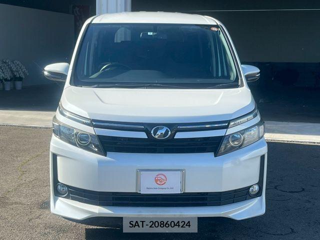 Toyota VOXY 2014-04 7226880-4