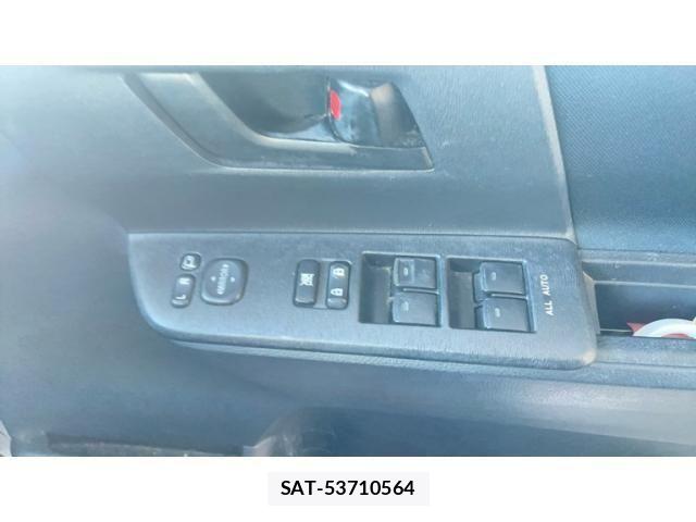 Toyota VOXY 2011-03 7252807-9