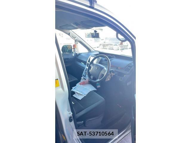 Toyota VOXY 2011-03 7252807-7