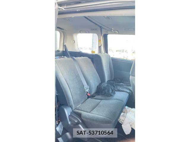 Toyota VOXY 2011-03 7252807-8