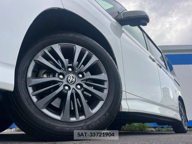 Toyota VOXY 2024-10 7252774-13