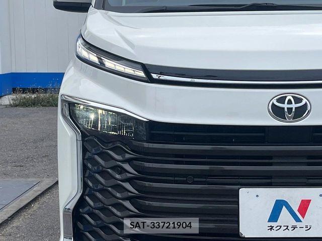Toyota VOXY 2024-10 7252774-14