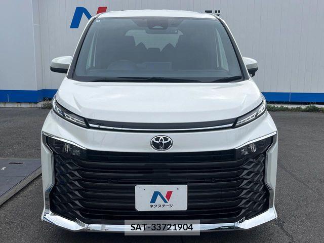 Toyota VOXY 2024-10 7252774-15