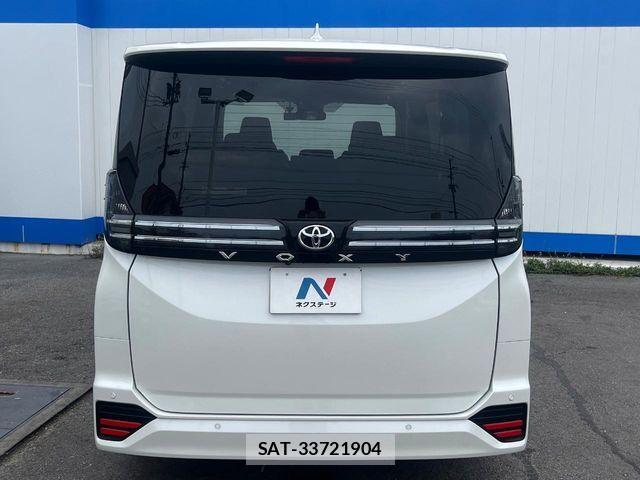 Toyota VOXY 2024-10 7252774-16
