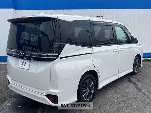 Toyota VOXY 2024-10 7252774-18