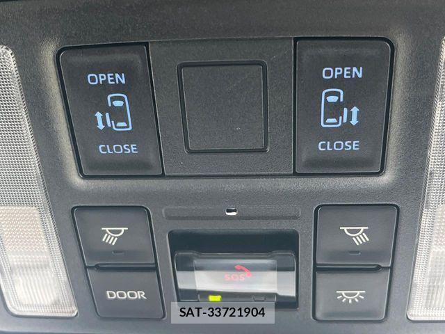 Toyota VOXY 2024-10 7252774-7