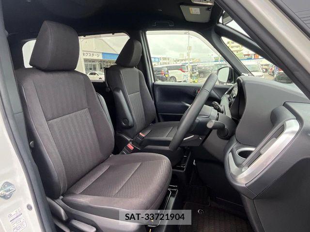 Toyota VOXY 2024-10 7252774-8