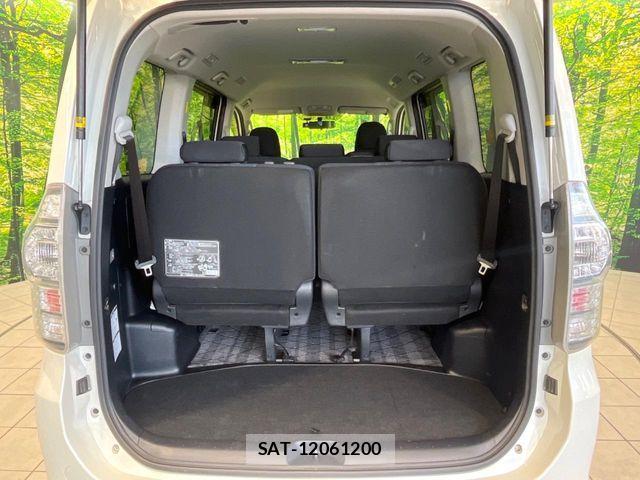 Toyota VOXY 2011-07 7252803-10