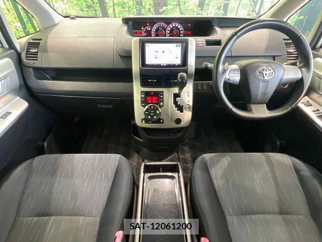 Toyota VOXY 2011-07 7252803-1