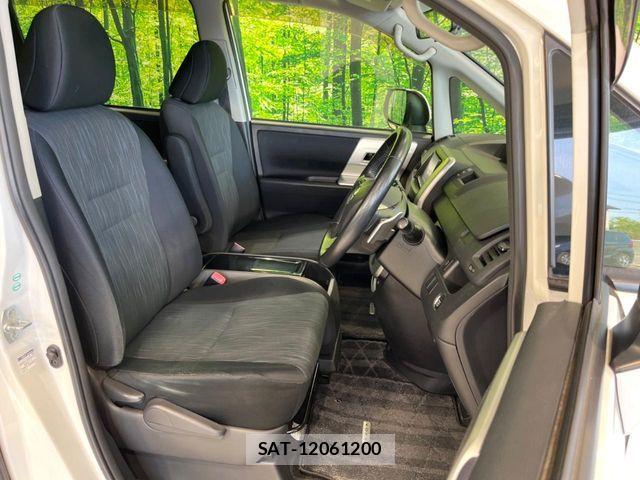 Toyota VOXY 2011-07 7252803-7