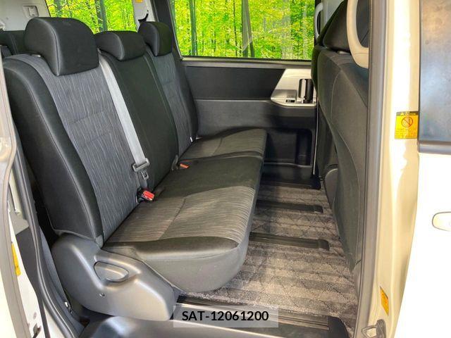 Toyota VOXY 2011-07 7252803-8