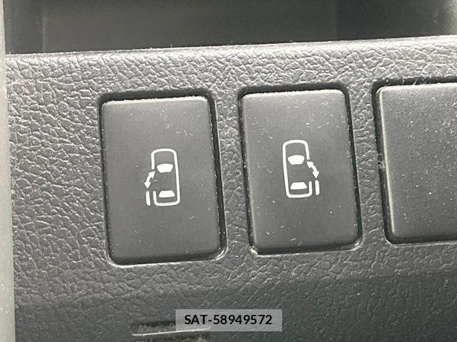 Toyota VOXY 2010-09 7250317-3