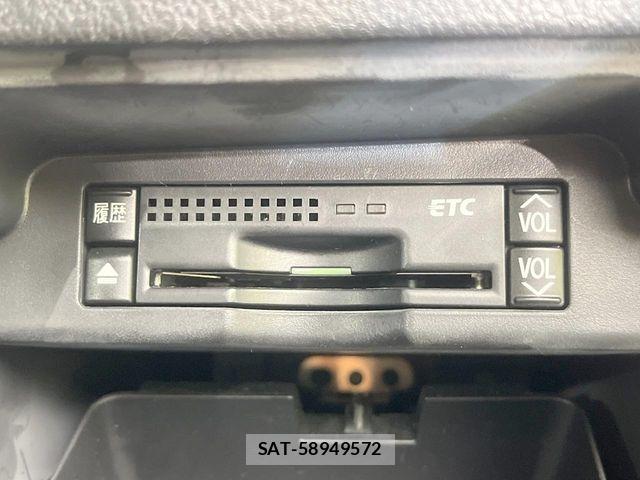Toyota VOXY 2010-09 7250317-5
