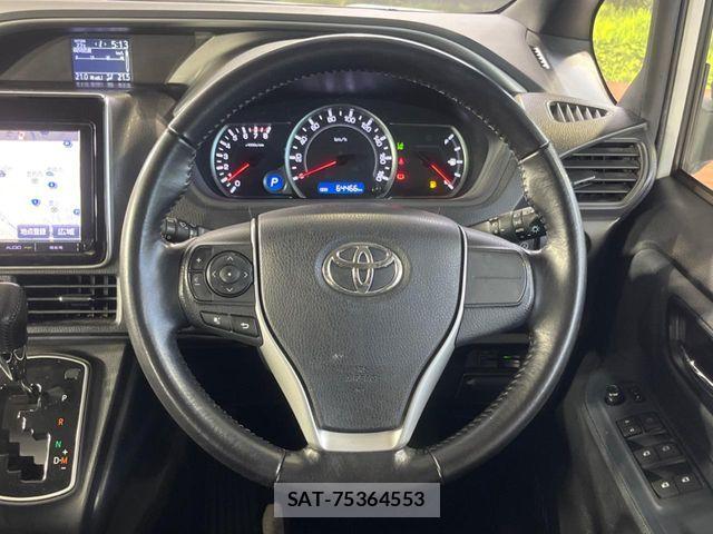 Toyota VOXY 2016-01 7252790-11