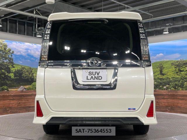 Toyota VOXY 2016-01 7252790-15