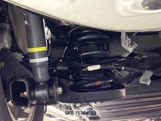 Toyota VOXY 2016-01 7252790-19