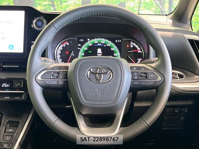 Toyota VOXY 2022-07 7252776-11