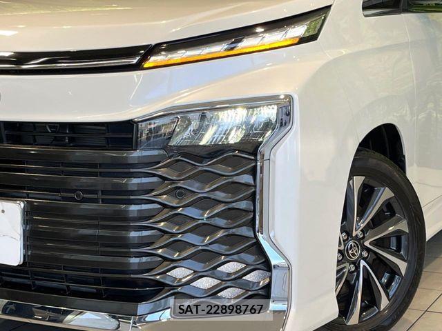 Toyota VOXY 2022-07 7252776-12