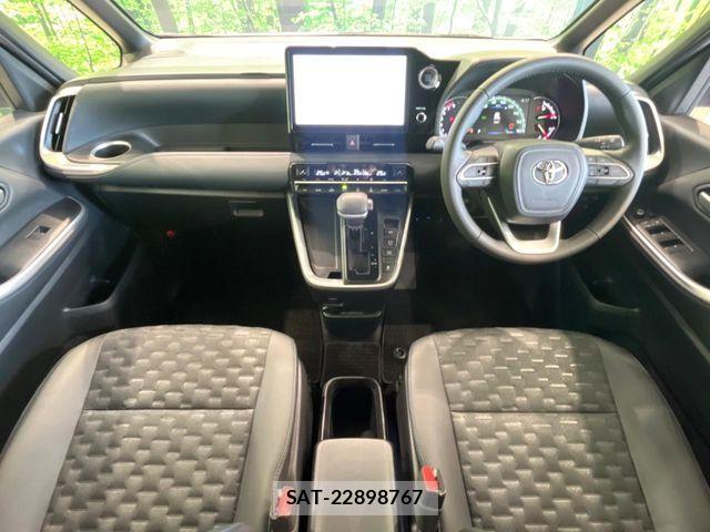 Toyota VOXY 2022-07 7252776-1