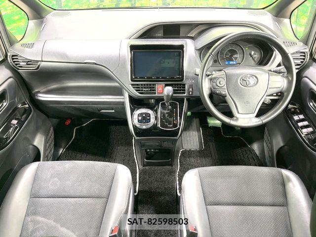 Toyota VOXY 2021-04 7250700-1