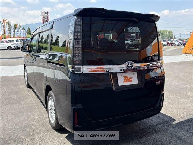 Toyota VOXY 2015-06 7252800-14