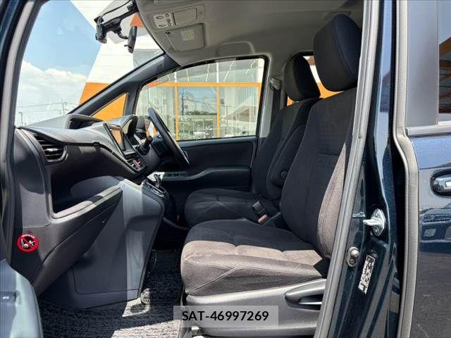 Toyota VOXY 2015-06 7252800-16